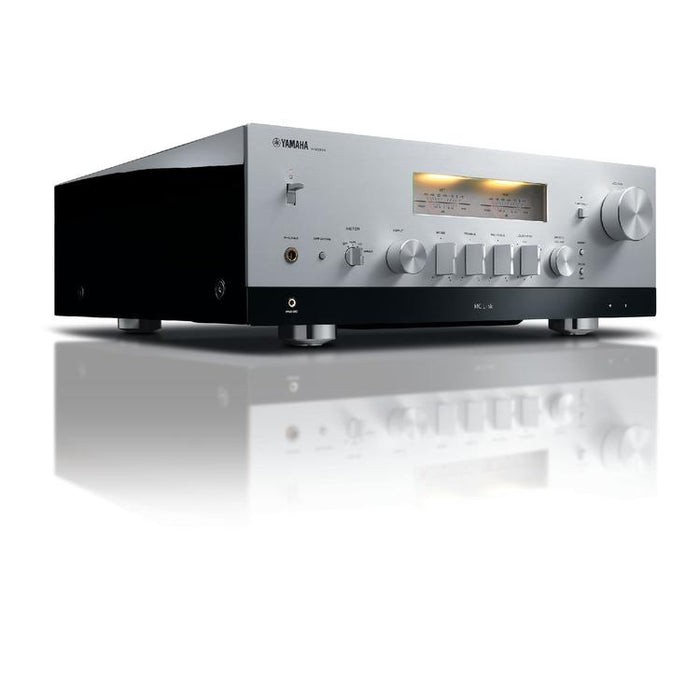 Yamaha RN2000A | Récepteur réseau hi-fi stéréo avec MusicCast - 120 W + 120 W - Airplay - Argent-SONXPLUS Thetford Mines