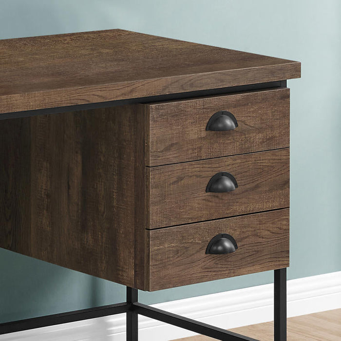 Monarch Specialties I 7485 | Meuble d'ordinateur - 55" - Spacieux dessus - 3 tiroirs - Base en Métal noir - Fini imitation de bois brun-SONXPLUS.com